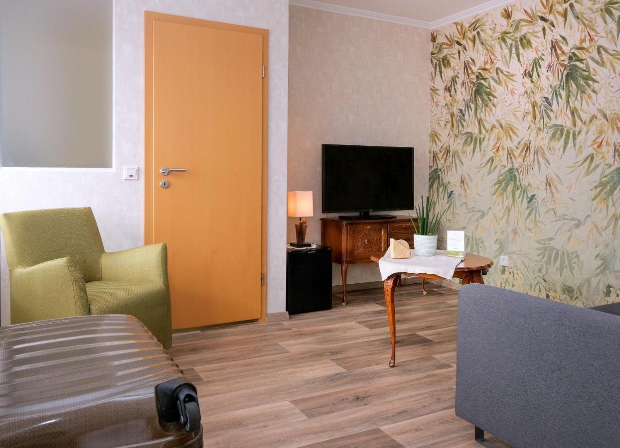 Landgasthaus Hoffmann Kruchten Bagian luar foto