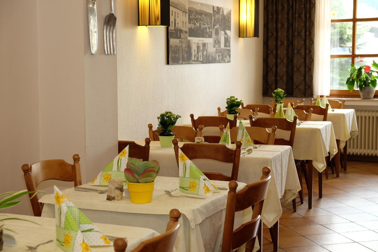 Landgasthaus Hoffmann Kruchten Bagian luar foto