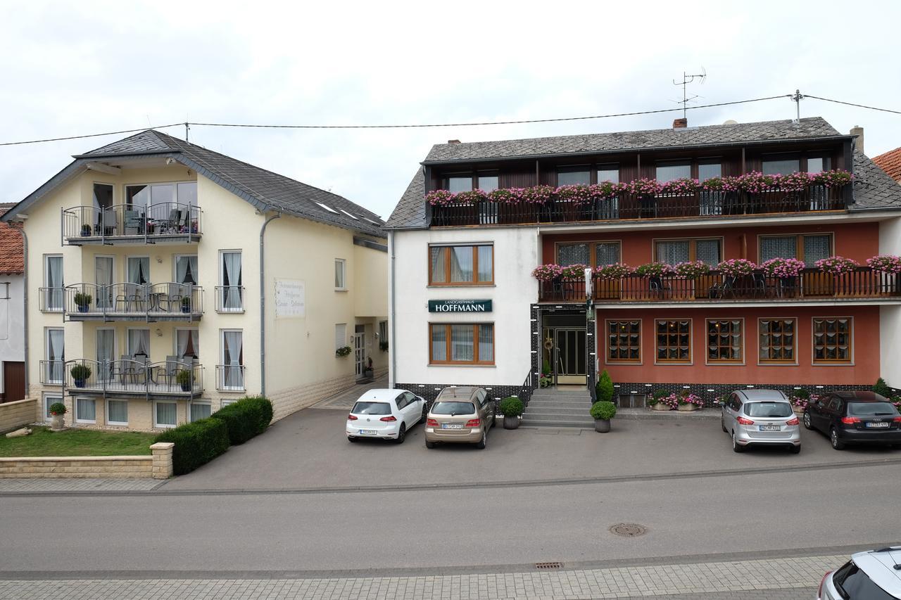 Landgasthaus Hoffmann Kruchten Bagian luar foto